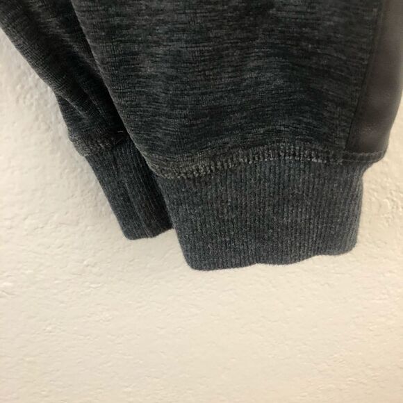 Calvin Klein Gray Velvet side line size M - Picture 3 of 9